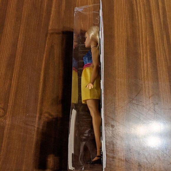 NWT 2015 FASHIONISTA CHAMBRAY CHIC BARBIE - Picture 7 of 8